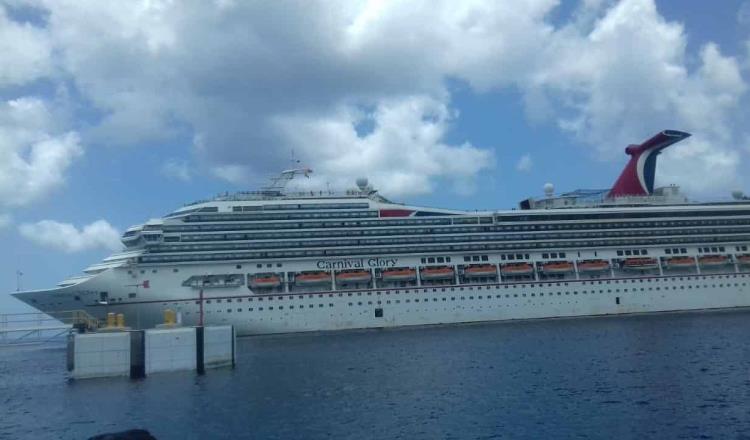 Desembarcan en Cozumel 76 mexicanos más varados en el crucero Carnival Glory; es el tercer navío con repatriados