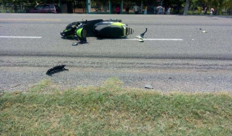 Graves dos motociclistas atropellados en la Villahermosa-Frontera