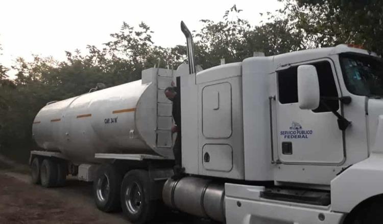 Hallan abandonado tractocamión con más de 25 mil litros hidrocarburos… en Cárdenas