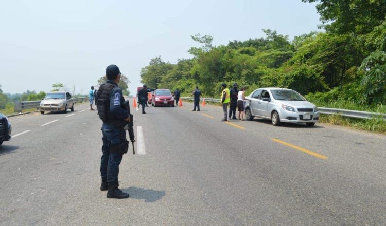 Aseguran taxi y levantan cuatro infracciones en filtro de revisión de la carretera Villahermosa-Teapa