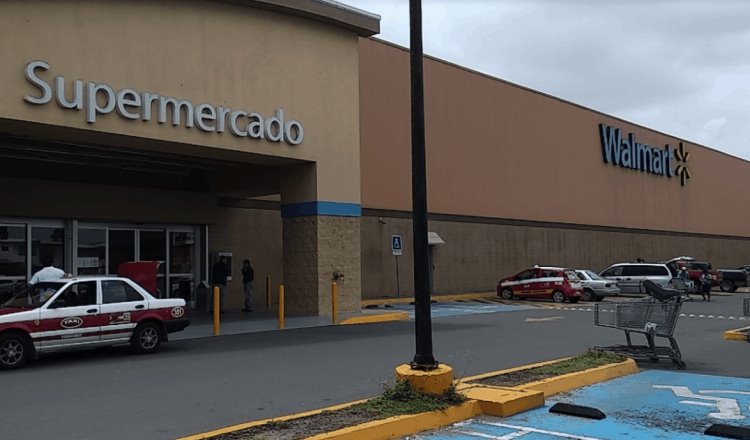 Impuestos pagados por Walmart alcanzaría para enviar a 30 mil mexicanos a estudiar al extranjero: AMLO