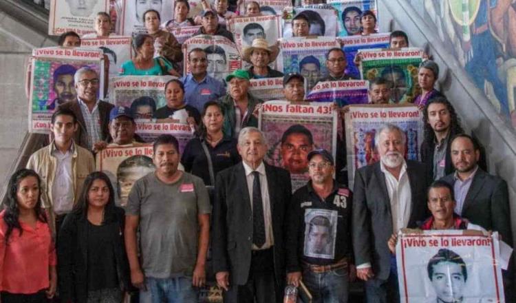 Hay nuevas órdenes de aprehensión contra funcionarios involucrados en el caso Ayotzinapa: AMLO