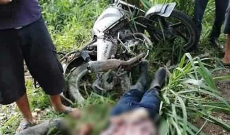 Deja un muerto y un herido accidente de motocicleta en Comalcalco