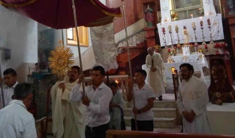 Celebran al Señor de Tila a puertas cerradas; algunos peregrinos llegaron pero no los dejaron entrar