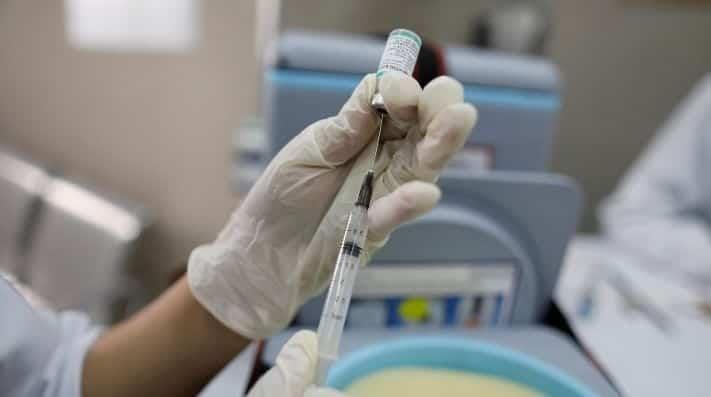 Logra Uruguay vacunar al 70 % de la población con al menos una dosis 