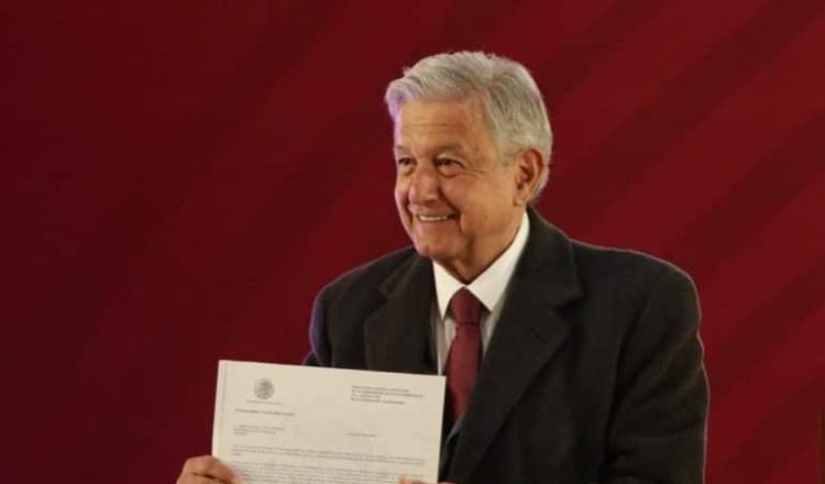 Presenta López Obrador su declaración patrimonial; afirma que no es propietario de ningún inmueble o vehículo