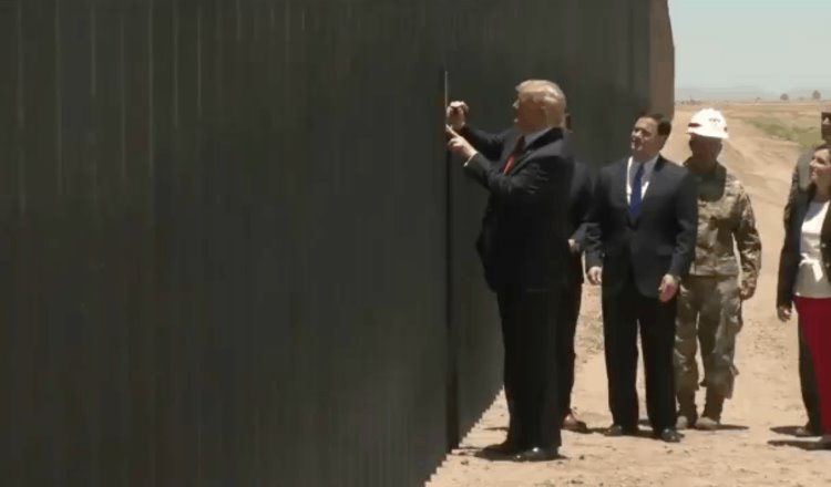 Firma Donald Trump el muro fronterizo… en San Luis, Arizona