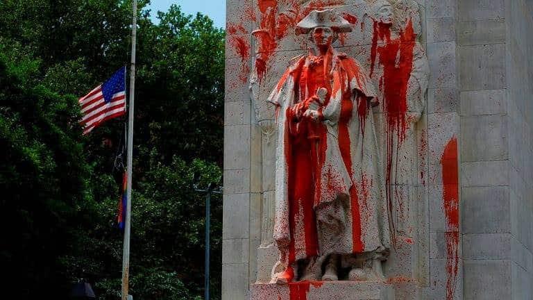Anuncia Trump 10 años de cárcel para responsables de pintar estatua de George Washington, en Manhattan