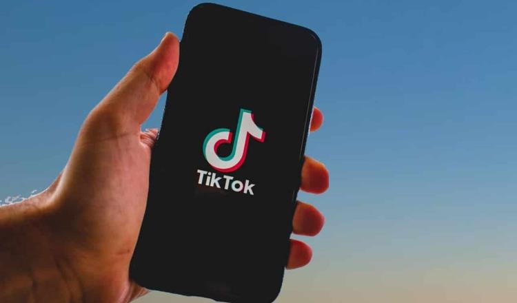 Empleados de Amazon deberán desinstalar TikTok de sus teléfonos por ‘riesgos de seguridad’
