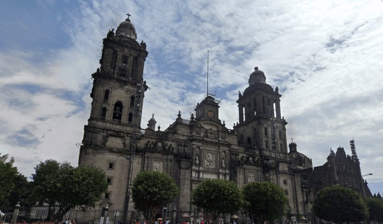 Sanitizarán la catedral metropolitana y la basílica de Guadalupe previo a su reapertura, del 20 de julio