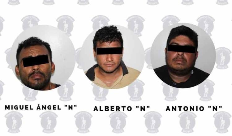 Detienen a tres sujetos tras asaltar gasolinera en Anacleto Canabal