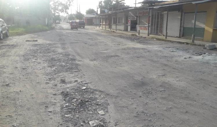Piden a ayuntamiento de Centro arregle calles en la Francisco Villa; más del 90% están destrozadas