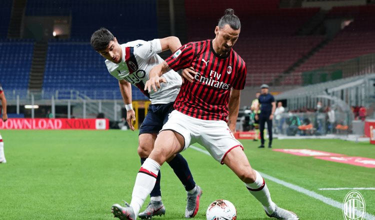 Se molesta Zlatan tras ser sustituido en goliza al Bolognia