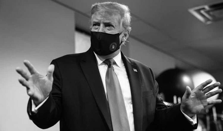 “No hay nadie más patriótico que yo” señala Donald Trump al postear una foto suya usando cubrebocas