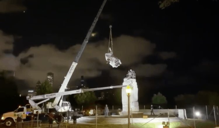 Retiran estatuas de Cristóbal Colón de parques de Chicago, ante recientes protestas