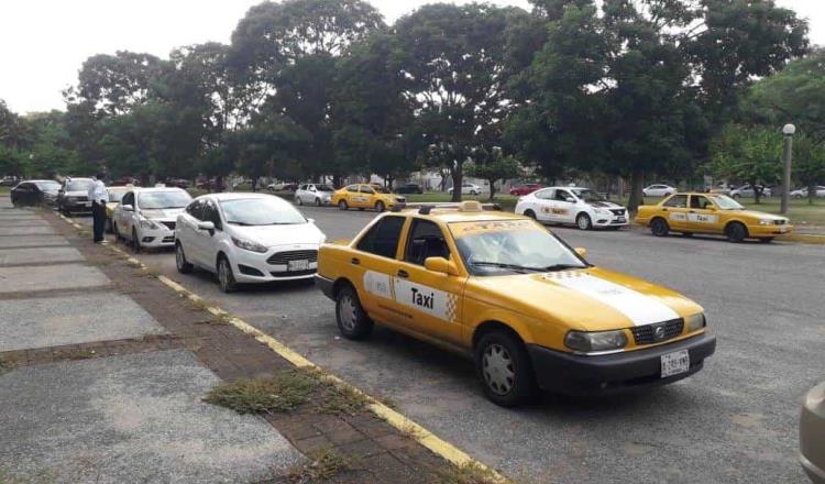 Realizan transportistas de Villahermosa caravana a favor de AMLO
