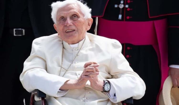 Reportan enfermo y “extremadamente frágil” a Benedicto XVI