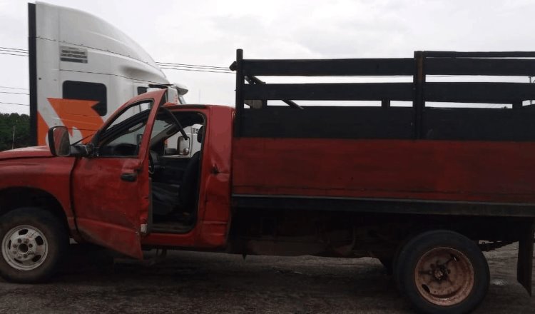 Aseguran camioneta con huachicol en Felipe Galván, Centro