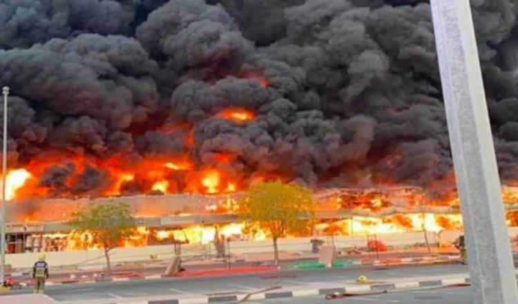 Incendio consume un mercado de alimentos en Emiratos Árabes Unidos