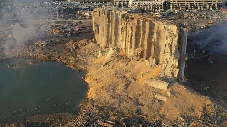 Afectados por explosión en Beirut podrán acceder a créditos sin interés: Banco Central libanés