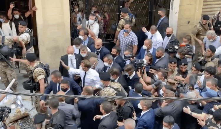 Entre protestas reciben a Emmanuel Macron en Beirut