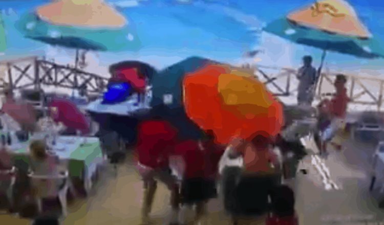 Hospitalizan a vendedora de artesanías en Los Cabos, tras ser atropellada por moto acuática