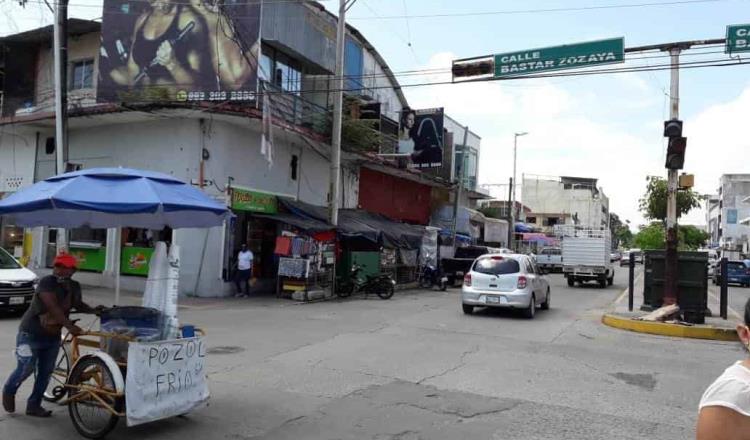 Denuncian proliferación de ambulantes en zonas cercanas al mercado Pino Suárez