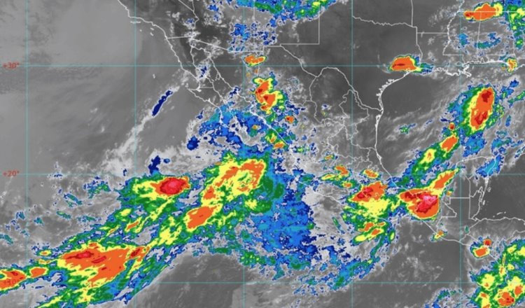 Huracán Hernán toca tierra, como post ciclón tropical en Cabo San Lucas, BCS