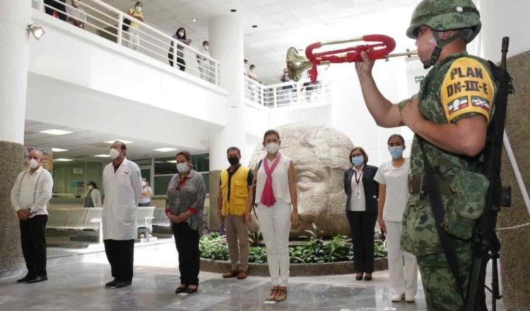 Realizan en el ‘Juan Graham’ ceremonia en honor a personal de la salud fallecido por COVID-19