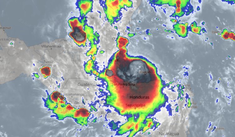 Huracán ‘Nana’ se degrada a tormenta tropical; se aleja de Tabasco, pero dejaría lluvias de hasta 75 milímetros