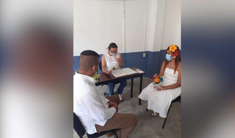 Realiza Emiliano Zapata primer enlace matrimonial, después del confinamiento obligatorio por el coronavirus