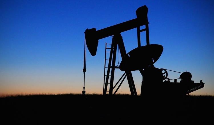 OPEP y aliados acuerdan aumentar la producción en 500 mil barriles diarios en enero