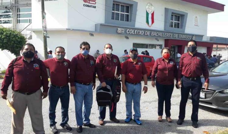 Denuncian trabajadores del COBATAB violación al contrato colectivo