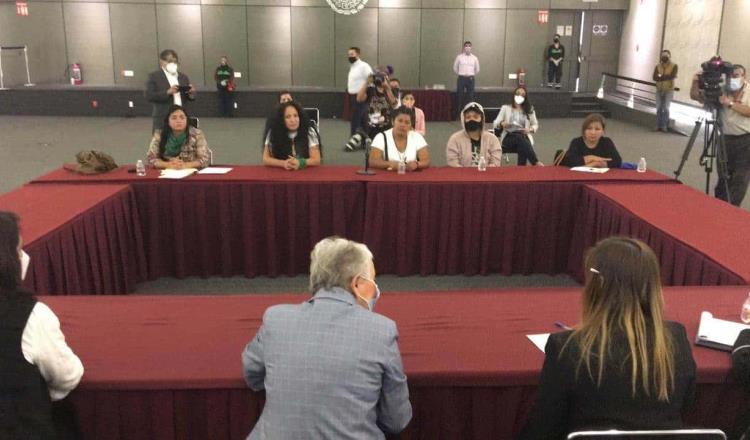 Colectivo de mujeres afirman que no entregarán las instalaciones de la CNDH, a pesar de reunirse con Olga Sánchez