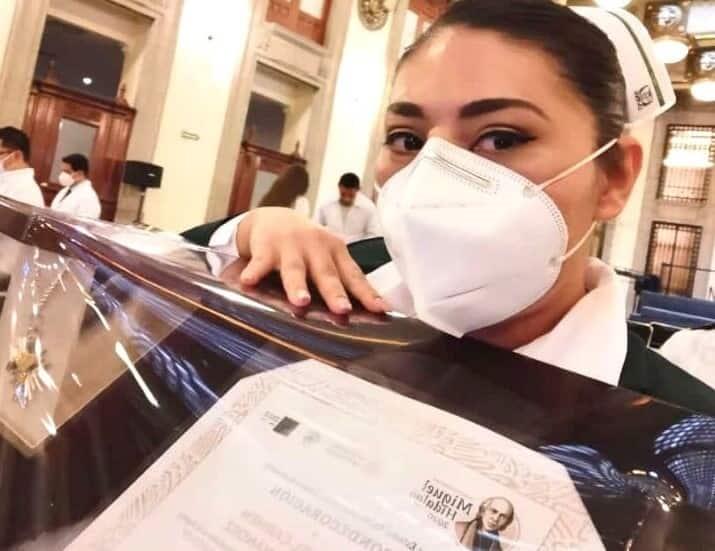 Recibe enfermera tabasqueña del IMSS condecoración “Miguel Hidalgo” por lucha contra el Covid