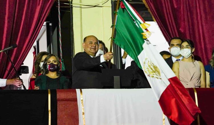 Vitorea alcalde de San Luis Río Colorado a López Obrador en Grito de Independencia