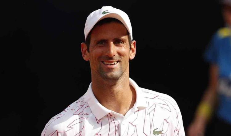 Djokovic vuelve a perder la cabeza, pero gana en Roma