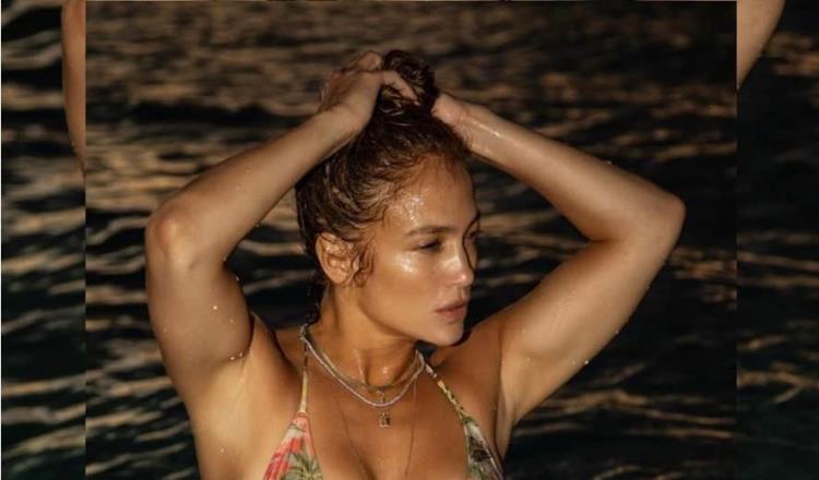 ¡De impacto! JLo comparte foto en traje de baño y enciende las redes