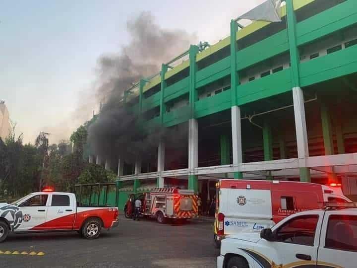 Se incendia estadio de León; hay una persona detenida