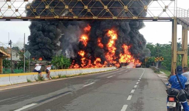 Cuatro muertos, saldo de la explosión de la pipa en la carretera Comalcalco- Paraíso