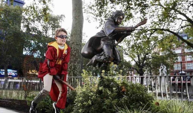 ¡Harry Potter tiene estatua!