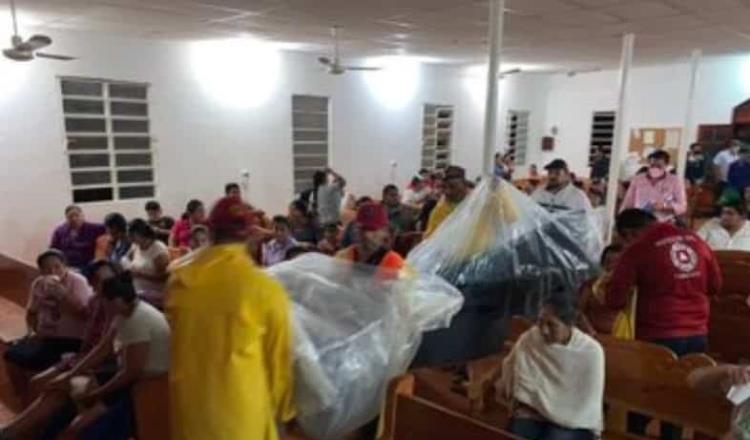 Evacúan en Teapa a 79 personas tras desbordamiento del Puyacatengo