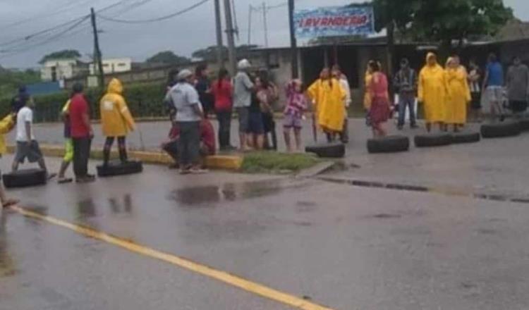 Bloquean carretera Villahermosa-Buenavista por afectaciones