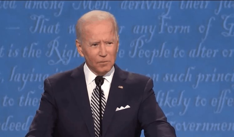 Biden amplía su ventaja sobre Trump tras el primer debate, de acuerdo a sondeo