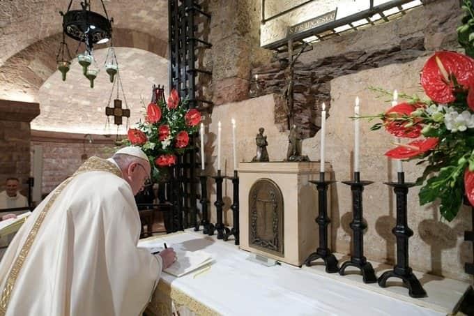 Publica Papa Francisco su nueva encíclica: “Fratelli Tutti”