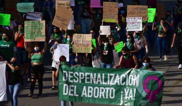 Para evitar marchas y rebrotes de Covid, Senado posterga votación de reforma para permitir aborto en menores