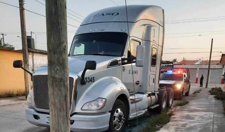Aseguran tracto camión que había sido robado en Cárdenas