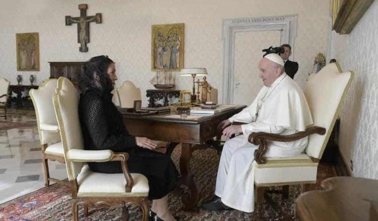 Se reúne Beatriz Gutiérrez con el Papa Francisco en el Vaticano; le entrega carta de AMLO 