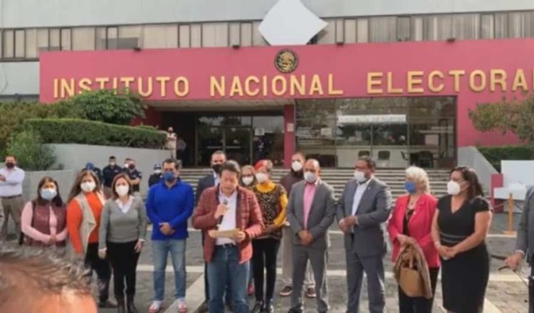 Pide Mario Delgado al INE se agilice proceso de tercera encuesta para definir presidencia de Morena
