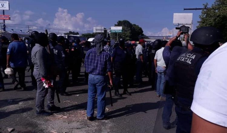 Suman 8 detenidos por desbloqueos en vías estatales y federales